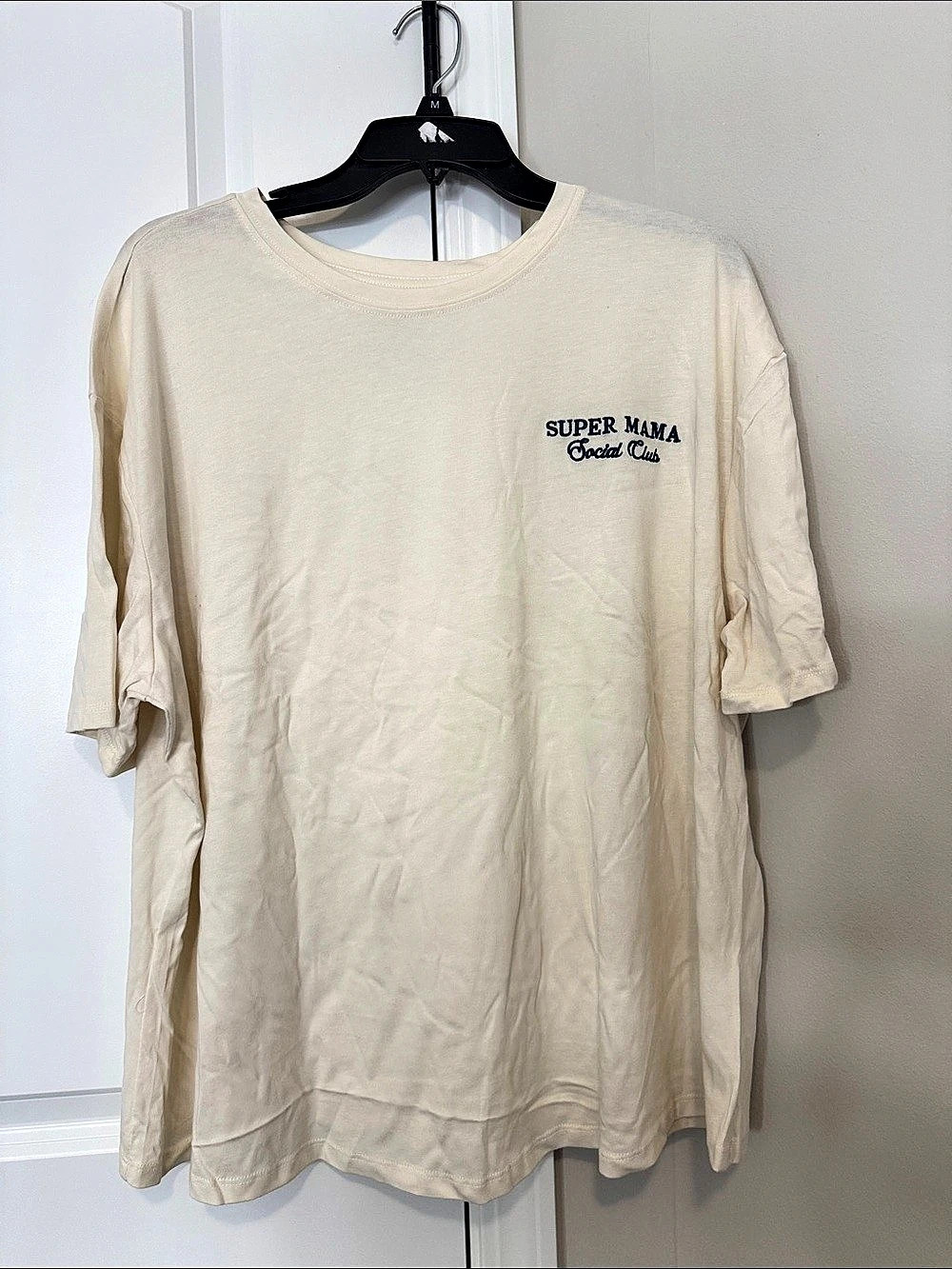 Ingrid & Isabel Super Mama Social Club Graphic Tee in Cream Size Large NWT